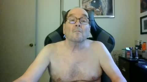 Snapshot of bink195234 chatting on June 11, 4:27 pm Bink195234 online show from June 11, 4:27 pm