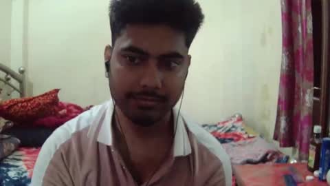 Snapshot of birbikrom104 chatting on April 18, 2:48 am birbikrom104 online show from April 18, 2:48 am
