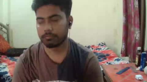 Snapshot of birbikrom104 chatting on April 25, 4:15 am birbikrom104 online show from April 25, 4:15 am