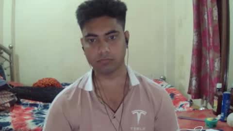 Snapshot of birbikrom104 chatting on April 26, 4:21 am birbikrom104 online show from April 26, 4:21 am