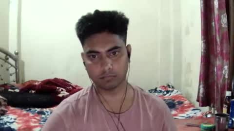 Snapshot of birbikrom104 chatting on April 27, 4:38 pm birbikrom104 online show from April 27, 4:38 pm