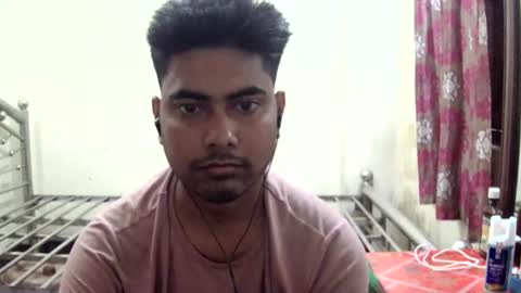 Snapshot of birbikrom104 chatting on May 1, 4:28 am birbikrom104 online show from May 1, 4:28 am