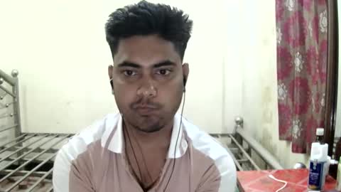 Snapshot of birbikrom104 chatting on May 1, 4:33 pm birbikrom104 online show from May 1, 4:33 pm