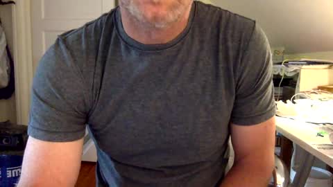 Snapshot of bisonbar chatting on June 25, 4:00 pm BisonBar online show from June 25, 4:00 pm