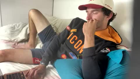 bitedeforain online show from October 18, 10:43 pm