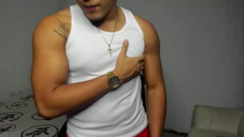 Snapshot of blaake_noir chatting on April 7, 5:08 am blaake_noir online show from April 7, 5:08 am