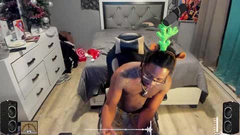 Snapshot of blaccanalmatters chatting on December 14, 11:45 pm Plant Base Streamers From Pennsylvania online show from December 14, 11:45 pm