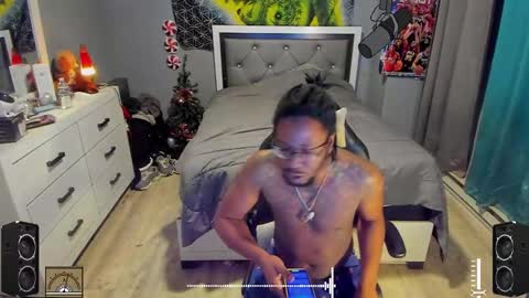 Snapshot of blaccanalmatters chatting on January 3, 12:11 am Plant Base Streamers From Pennsylvania online show from January 3, 12:11 am