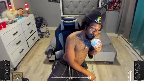 Snapshot of blaccanalmatters chatting on February 19, 11:57 pm Plant Base Streamers From Pennsylvania online show from February 19, 11:57 pm