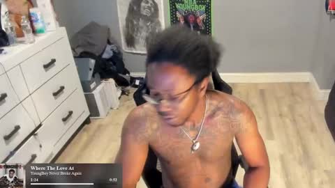 Snapshot of blaccanalmatters chatting on October 28, 10:23 pm Plant Base Streamers From Pennsylvania online show from October 28, 10:23 pm