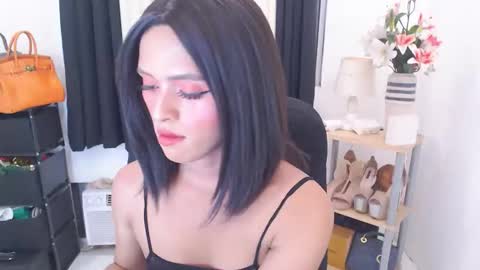 Snapshot of black_bag69 chatting on May 16, 11:09 am black_bag69 online show from May 16, 11:09 am