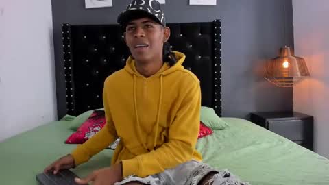 boy online show from February 14, 2:28 am