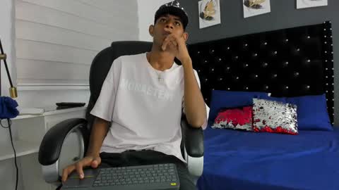 boy online show from February 16, 2:09 am