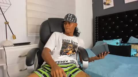 boy online show from February 27, 2:32 am