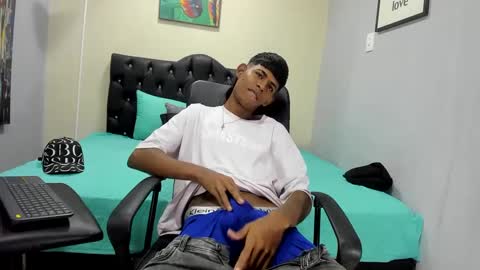 boy online show from March 1, 2:04 am