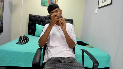 boy online show from March 1, 6:24 am