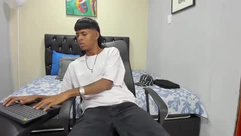 boy online show from March 7, 1:42 am