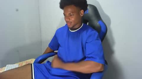Snapshot of black_dicck chatting on May 1, 12:15 am tu morenito online show from May 1, 12:15 am