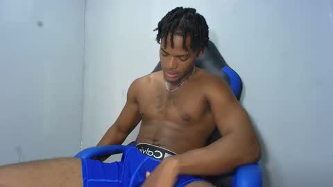 Snapshot of black_dicck chatting on May 5, 3:20 pm tu morenito online show from May 5, 3:20 pm