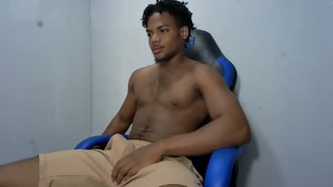 Snapshot of black_dicck chatting on May 12, 4:48 pm tu morenito online show from May 12, 4:48 pm