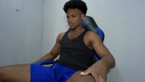 Snapshot of black_dicck chatting on May 17, 3:52 pm tu morenito online show from May 17, 3:52 pm