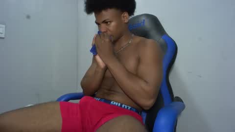 Snapshot of black_dicck chatting on May 24, 10:59 pm tu morenito online show from May 24, 10:59 pm