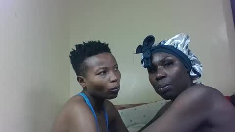 Snapshot of black_divas1 chatting on February 10, 5:22 am black_divas1 online show from February 10, 5:22 am