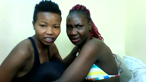 Snapshot of black_divas1 chatting on February 24, 5:27 am black_divas1 online show from February 24, 5:27 am