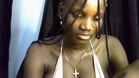 Esthy online show from September 17, 8:32 pm