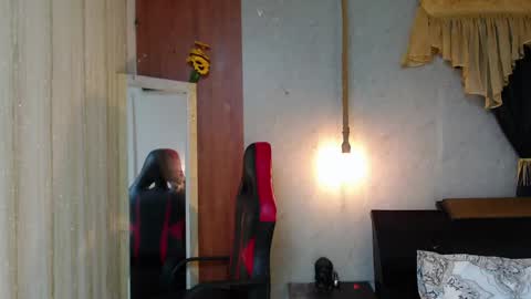 Snapshot of black_king_241 chatting on April 21, 5:36 am black_king_241 online show from April 21, 5:36 am