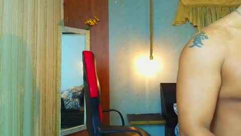 Snapshot of black_king_241 chatting on May 21, 4:03 pm black_king_241 online show from May 21, 4:03 pm