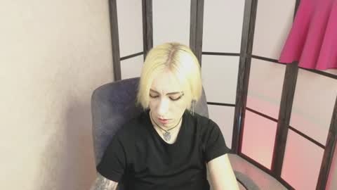 Snapshot of black_orchides chatting on July 16, 8:42 am Emily online show from July 16, 8:42 am