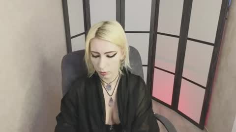 Snapshot of black_orchides chatting on July 25, 8:23 am Emily online show from July 25, 8:23 am