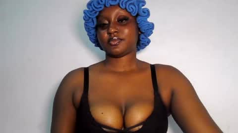 Snapshot of black_paanther chatting on June 21, 9:39 pm black_paanther online show from June 21, 9:39 pm