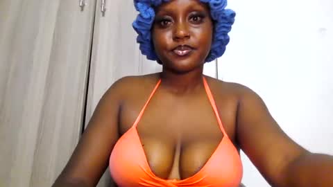 Snapshot of black_paanther chatting on June 23, 9:24 pm black_paanther online show from June 23, 9:24 pm