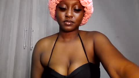 Snapshot of black_paanther chatting on June 27, 6:57 pm black_paanther online show from June 27, 6:57 pm