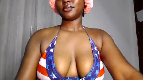 Snapshot of black_paanther chatting on June 29, 10:15 am black_paanther online show from June 29, 10:15 am