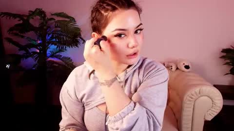 Mon Mon online show from February 18, 2:40 am