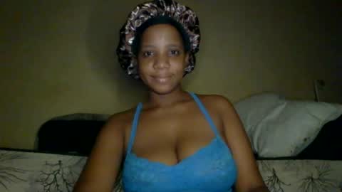 Snapshot of black_queen0111254 chatting on July 16, 1:00 am Blackqueen online show from July 16, 1:00 am