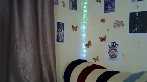 Snapshot of black_rosey chatting on December 18, 6:03 pm veraa online show from December 18, 6:03 pm