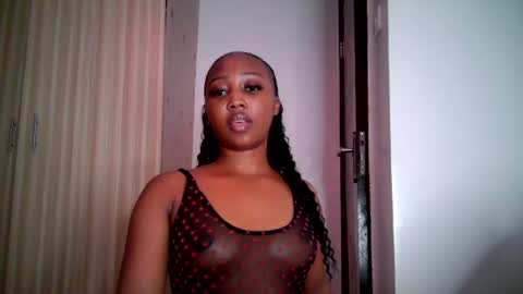 Snapshot of black_rosey chatting on June 15, 8:38 am veraa online show from June 15, 8:38 am