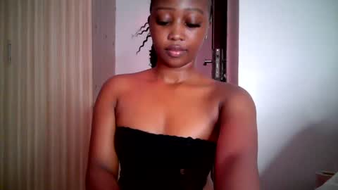 Snapshot of black_rosey chatting on June 16, 6:27 am veraa online show from June 16, 6:27 am