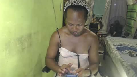 Snapshot of blackasiancockts chatting on May 22, 3:24 am Crystal online show from May 22, 3:24 am