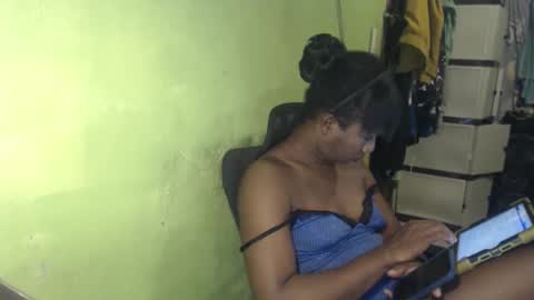 Snapshot of blackasiancockts chatting on May 25, 6:25 pm Crystal online show from May 25, 6:25 pm