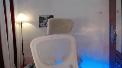 Snapshot of blackbarbiesavanna_23 chatting on February 8, 12:06 am savanna online show from February 8, 12:06 am