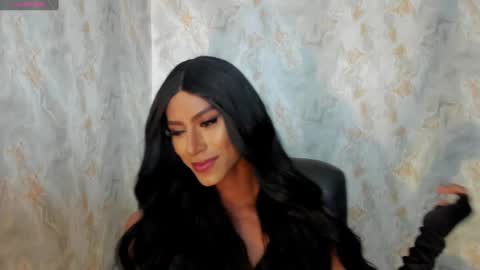 Snapshot of blackbeauty_ts chatting on January 19, 5:49 pm Nina online show from January 19, 5:49 pm