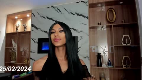 Snapshot of blackbeauty_ts chatting on February 26, 4:36 am Nina online show from February 26, 4:36 am