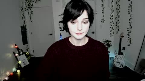 Ella online show from December 15, 4:11 pm