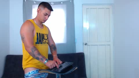 Snapshot of blackbig1 chatting on February 9, 3:23 pm D MIKEL -- leving D online show from February 9, 3:23 pm