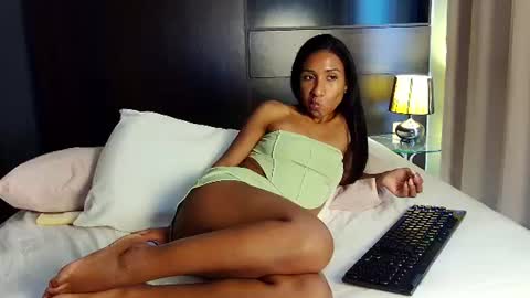 Snapshot of blackd0ll chatting on July 7, 6:47 am Angye online show from July 7, 6:47 am